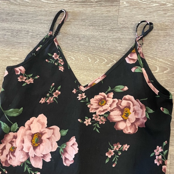 (4/$25)💕 Floral blouse, Shein - Picture 3 of 3